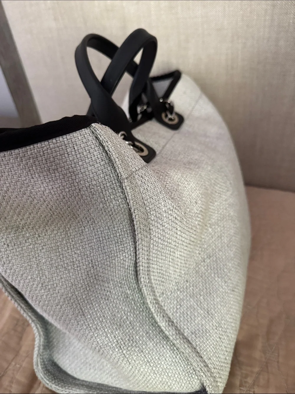 😍😍❤️GORGEOUS CREAM CHANEL DEAUVILLE TOTE ❤️😍😍 Black Leather Trim,Chain Straps